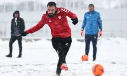 Sivasspor'un Galatasaray maç hazırlıklarına kar engeli