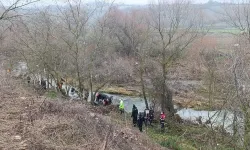 Çanakkale'de feci kaza: Otomobille çaya uçan bir kişi ölü olarak bulundu!