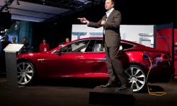 Musk duyurdu: Tesla araçları Grok'a entegre edilecek!