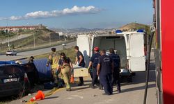 Ankara'da, Sondaj Aracına Çarpan Otomobildeki Anne - Oğul Öldü