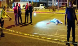 Önce Ticari Araç Çarptı, Sonra Otomobil Ezdi