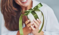 Burcuna Göre Hediye Seçimi: Kalbini 12'den Vuracak Taktikler