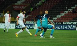 Rize'de Futbol Şöleni: Çaykur Rizespor Kupaya "Beş" Yıldızlı Başladı