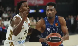 Anadolu Efes Dubai Basketbol Karşısında 76-80 Mağlup Oldu