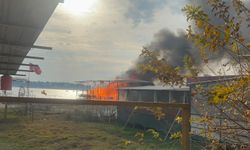 Adana’da Kaçak İşletme Yıkımında Gerginlik: İş Yerleri Yakıldı