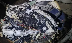 Afyonkarahisar'da beton mikserine çarpan sürücü hayatını kaybetti