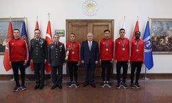 Bakan Güler, TSK Spor Gücü Kır Koşusu Takımı’nı Kabul Etti
