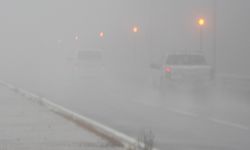 Bolu Dağı’nda Yoğun Sis Ve Sağanak Ulaşımı Etkiledi