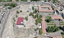 Diyarbakır’da İçkale Surlarının 100 Yıllık Bölümü Ortaya Çıktı