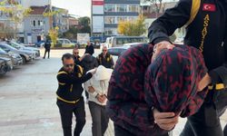 Eğlence Mekanında Silahlı Ve Bıçaklı Kavga: 1'i Ağır 2 Yaralı