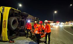 Endonezya’da Trafik Faciası: Yolcu Otobüsü Devrildi 16 Kişi Hayatını Kaybetti