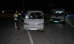 Edirne’de 'dur' ihtarına uymayıp kaza yapan minibüsten 20 kaçak göçmen çıktı