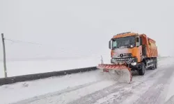 Ekipler, Geçitleri Ulaşıma Açık Tutmak İçin Çalışıyor