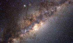 Hindistanlı Astronomlar, 12 Milyar Yıllık Samanyolu Benzeri Galaksi Keşfetti
