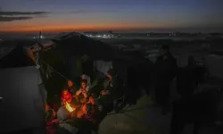 Gazze'de insani kriz derinleşiyor! Yağmur ve soğuk vurdu! 25 kişi hayatını kaybetti