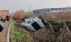 Hafriyat Kamyonu Karavana Çarptı, Karavan Şarampole Yuvarlandı