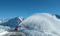 Hakkari'de Kar Seferberliği: 19 Köy ve 51 Mezra Yolu Kapandı