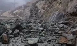 Hakkari'de sağanak, heyelana neden oldu