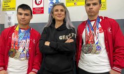 İkizlerden Büyük Başarı Bilek Güreşinde Çifte Şampiyonluk