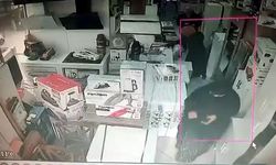 İstanbul Avcılar’da Hırsız Saç Düzleştiriciyi Kıyafetine Sakladı