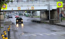 İstanbul Fatih’te Göle Dönen Alt Geçitte Sürücü Kurtarıldı