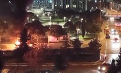 İstanbul Küçükçekmece’de Seyir Halindeki Otomobil Alev Alev Yandı