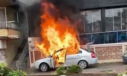 İstanbul Pendik’te Otomobilde Çıkan Yangın Ahşap Binayı Sardı