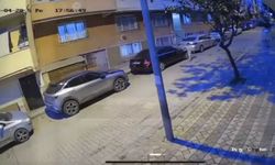 İstanbul Sultangazi’de Bir Çocuk Park Halindeki Araçlara Zarar Verdi