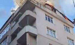 İstanbul Tuzla’da 6 Katlı Binanın Çatısında Çıkan Yangın Söndürüldü