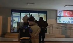 İzmir’de Yasaklı Madde Operasyonu: 3 Adreste 3 Gözaltı