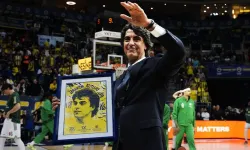 İbrahim Kutluay Fenerbahçe’de tarihe geçti: Ülker Arena’da duygusal tören