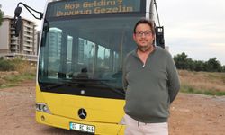 Eski İett Otobüsüyle Mahalleliyi Gezdiriyor