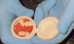 İzmir'de uyuşturucu ticareti yapan baba ve oğlu yakalandı