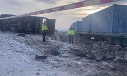 Kars’ta Yük Treni İle Kamyon Çarpıştı: 1 Ölü