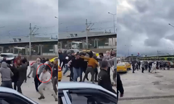 Demir Sopa ve Yumruklarla Birbirine Saldırdılar