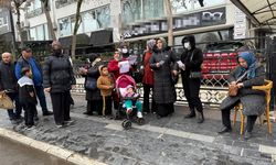 Birikimlerini Emanet Ettikleri Kuyumcunun Evinin Önünde Eylem Yaptılar