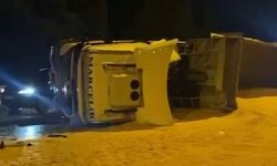 Mısır Yüklü Kamyon Devrildi: 1 Kişi Yaralandı