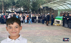 Minibüs Kazasında Ölen 10 Yaşındaki Miraç Son Yolculuğuna Uğurlandı