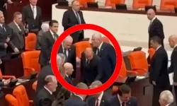 Meclis'te partililer arasında dikkat çeken anlar! Kim tokalaştı, kim kimi es geçti?