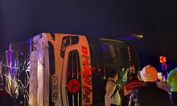 Osmaniye’de Yolcu Otobüsü Devrildi: 3 Kişi Yaralandı