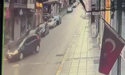 Motosiklet Sürücüsü Otomobille Çarpıştı Yaralanma Anı Kameraya Yansıdı