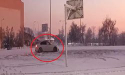 Otomobiliyle, Üniversitenin Basketbol Sahasında Drift Yaptı