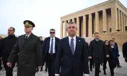 Özgür Özel, 39. Olağan Kurultay Öncesi Anıtkabir’i Ziyaret Etti