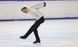 Şampiyon Buz Patenci Spora Başladığı Pistte Jübilesini Yaptı