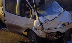 Sinop’ta Feci Kaza: Servis Minibüsü İle Otomobil Çarpıştı 1 Kişi Hayatını Kaybetti, 10 Kişi Yaralandı