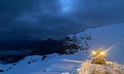 Şırnak’ta Ekipler Köy Yollarında Karla Mücadeleye Devam Ediyor