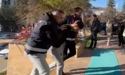 Arkadaş Tartışması Kanlı Bitti; Sokakta Bıçakladı