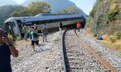 Meksika'da Yaşanan Tren Kazasında 13 Ölü, 98 Yaralı