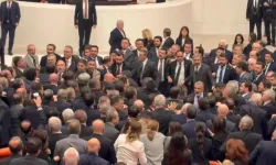 TBMM’de kavga çıktı! AK Parti ile CHP’li vekiller birbirine girdi!