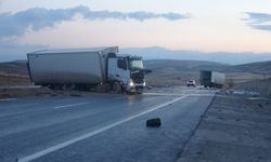 Van’da 6 Araç Zincirleme Kazaya Karıştı; 5 Kişi Yaralandı